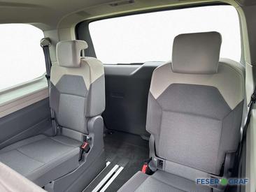 Volkswagen Multivan Van 2.0 TDI — photo 12