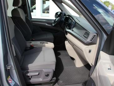 Volkswagen Multivan Van 2.0 TSI — photo 7