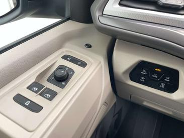 Volkswagen Multivan — photo 26