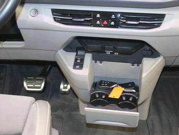 Volkswagen Multivan Van EHybrid — photo 18