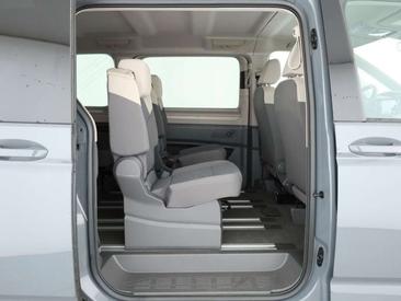 Volkswagen Multivan Van 2.0 TDI — photo 6