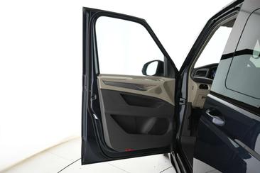 Volkswagen Multivan TDI Life — photo 33
