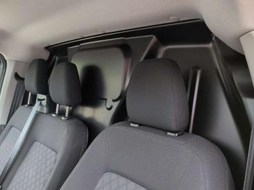 Volkswagen Multivan Van 2.0 TDI — photo 12