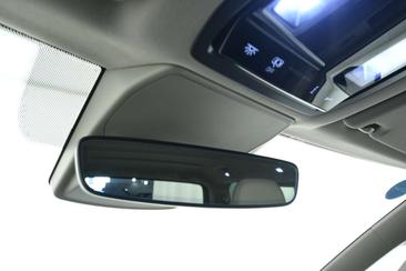 Volkswagen Multivan TDI Life — photo 45