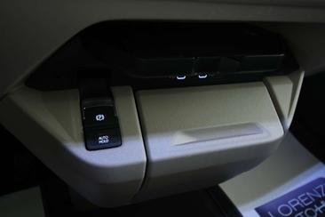 Volkswagen Multivan TDI Life — photo 48