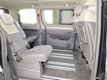 Volkswagen Multivan TSI Life — photo 21