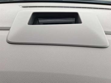 Volkswagen Multivan TSI Life — photo 27