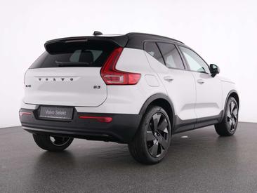 Volvo XC40 B3 — photo 2