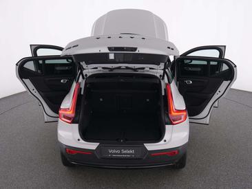 Volvo XC40 B3 — photo 13