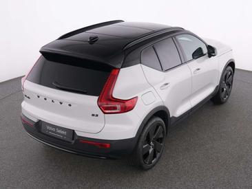 Volvo XC40 B3 — photo 18