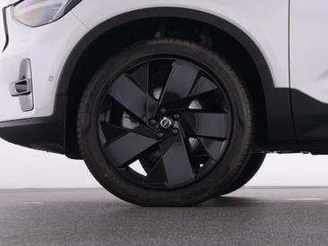 Volvo XC40 B3 — photo 19