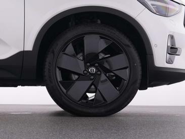 Volvo XC40 B3 — photo 21