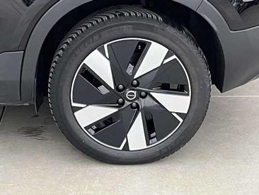 Volvo C40 Coupé SUV Recharge Single Motor Extended Range — photo 4