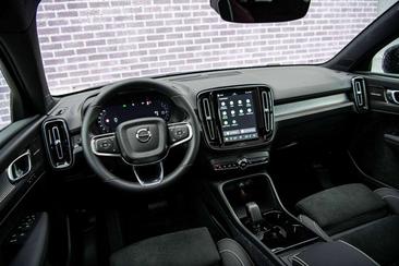 Volvo EC40 Coupé SUV Single Motor Extended Range — photo 10