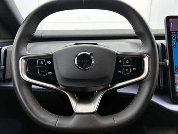 Volvo EX30 Single Motor Extended Range — photo 29