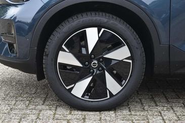 Volvo EC40 Coupé SUV Single Motor Extended Range — photo 10