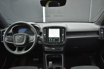 Volvo EC40 Coupé SUV Single Motor Extended Range — photo 18