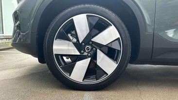 Volvo EC40 Coupé SUV Single Motor Extended Range — photo 9