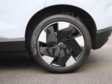 Volvo EX30 Single Motor Extended Range — photo 10