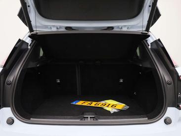 Volvo EX30 Single Motor Extended Range — photo 11