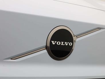 Volvo EX30 Single Motor Extended Range — photo 38