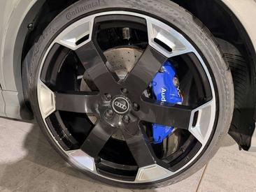 Audi RSQ3 Sportback — photo 32