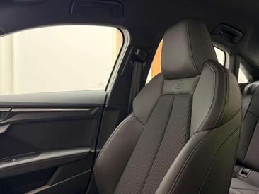 Audi A3 Sportback 35 TFSI — photo 11