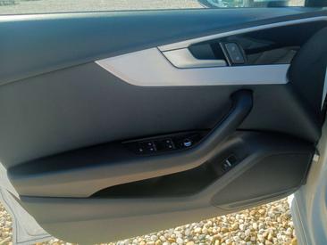 Audi A4 Avant 35 TDI — photo 12