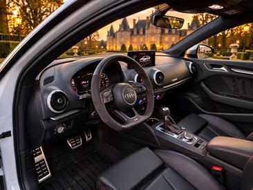 Audi RS3 Sportback — photo 12