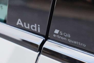 Audi SQ8 E-tron 370 KW — photo 16