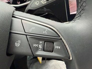 Audi Q3 35 TDI — photo 47