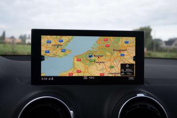 Audi Q2 35 TFSI — photo 18