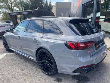 Audi RS4 Avant — photo 6