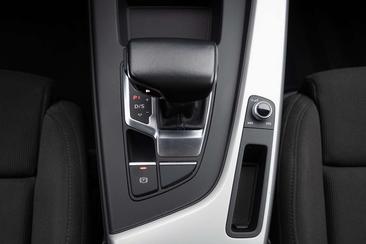 Audi A4 Avant 35 TFSI — photo 28