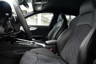Audi RS4 Avant — photo 10