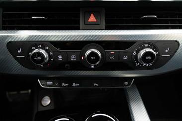 Audi RS4 Avant — photo 32