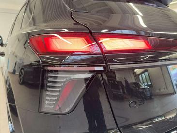 Audi Q3 35 TDI — photo 12