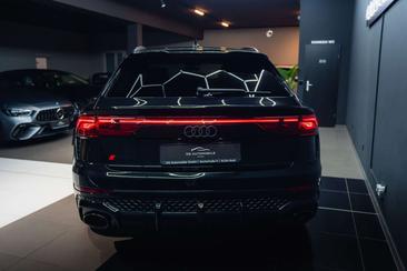 Audi RSQ8 — photo 8