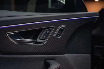 Audi RSQ8 — photo 11