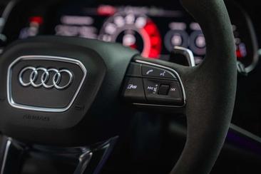 Audi RSQ8 — photo 20