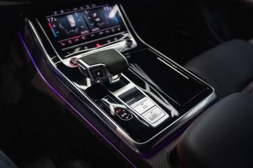 Audi RSQ8 — photo 22
