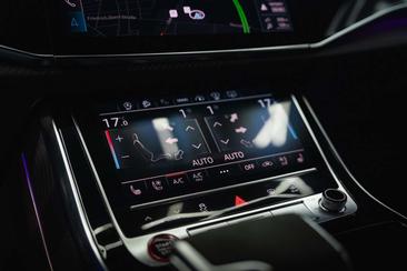Audi RSQ8 — photo 23