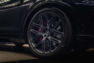 Audi RSQ8 — photo 35