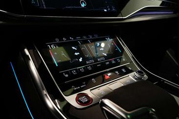 Audi RSQ8 — photo 7