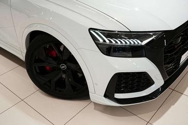 Audi RSQ8 — photo 25