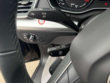 Audi Q5 35 TDI — photo 17