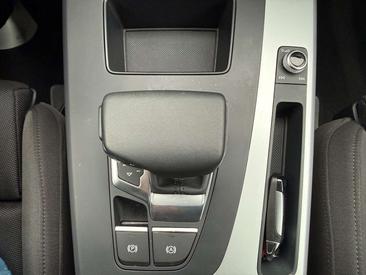 Audi Q5 35 TDI — photo 23