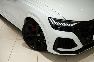 Audi RSQ8 — photo 38