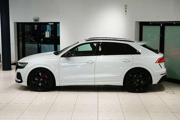 Audi RSQ8 — photo 41
