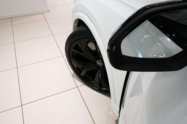 Audi RSQ8 — photo 42